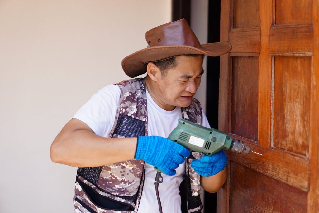 How to Spot and Wrangle Cowboy Builders